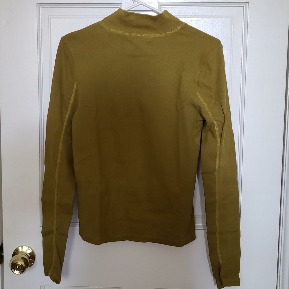 Back beat co ribbed turtleneck